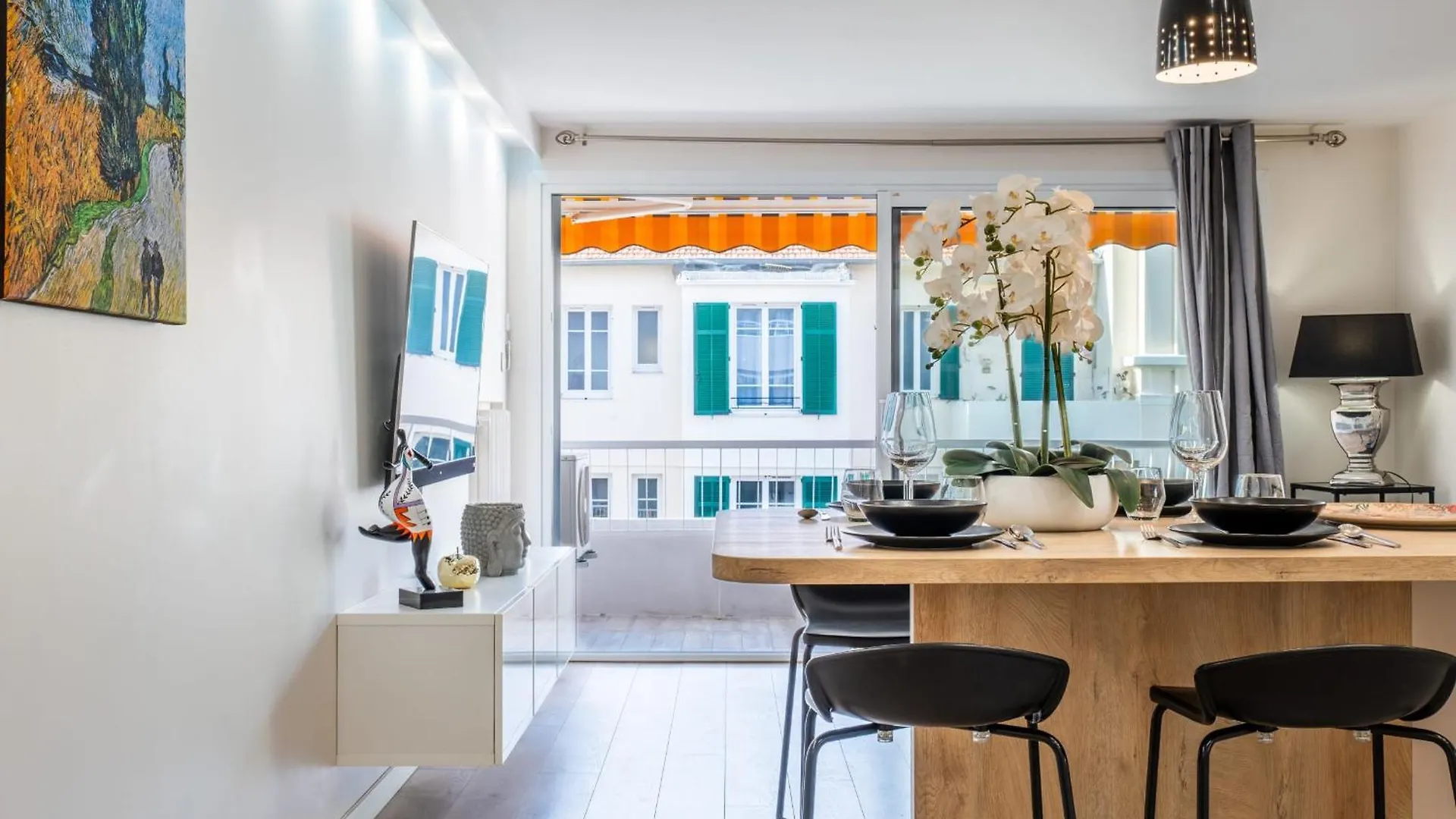 2-Room Apartment With Terrace Close To The Center Cannes