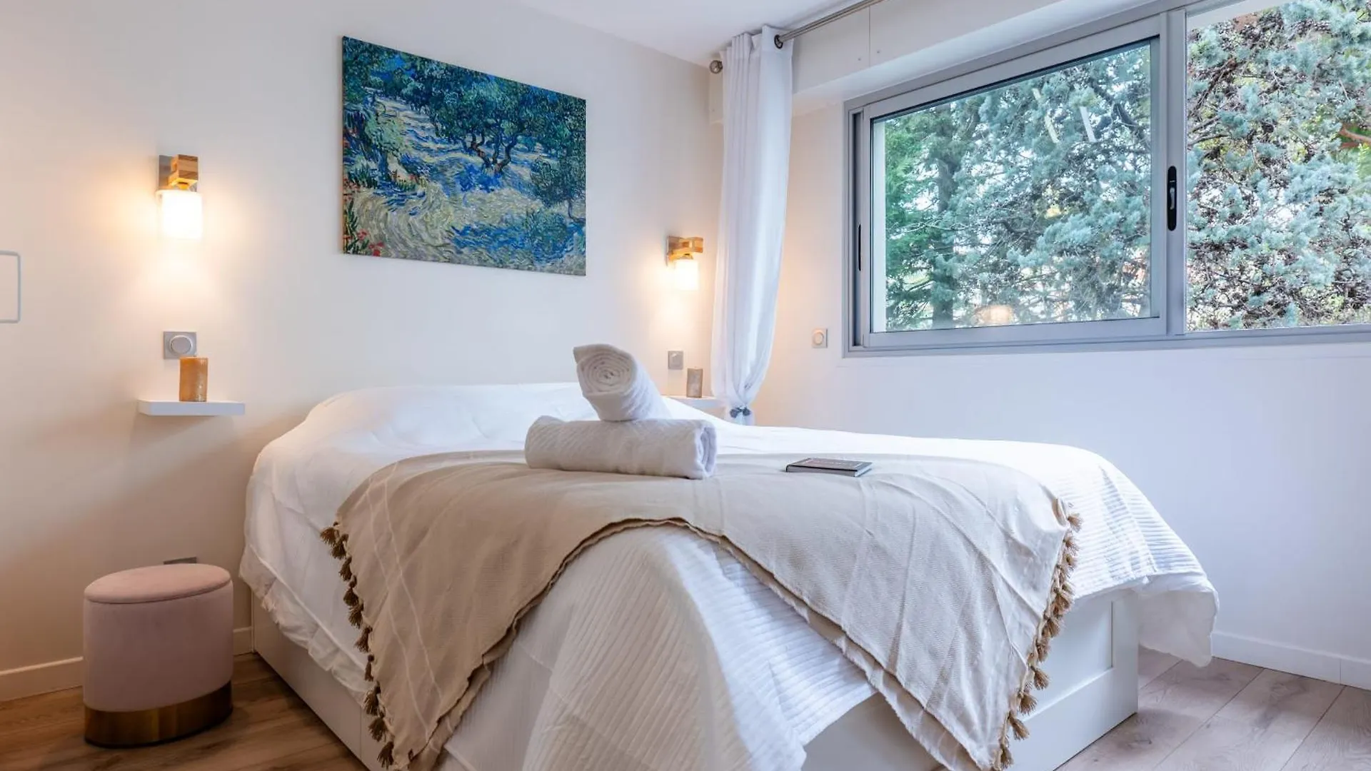 2-Room Apartment With Terrace Close To The Center Cannes France