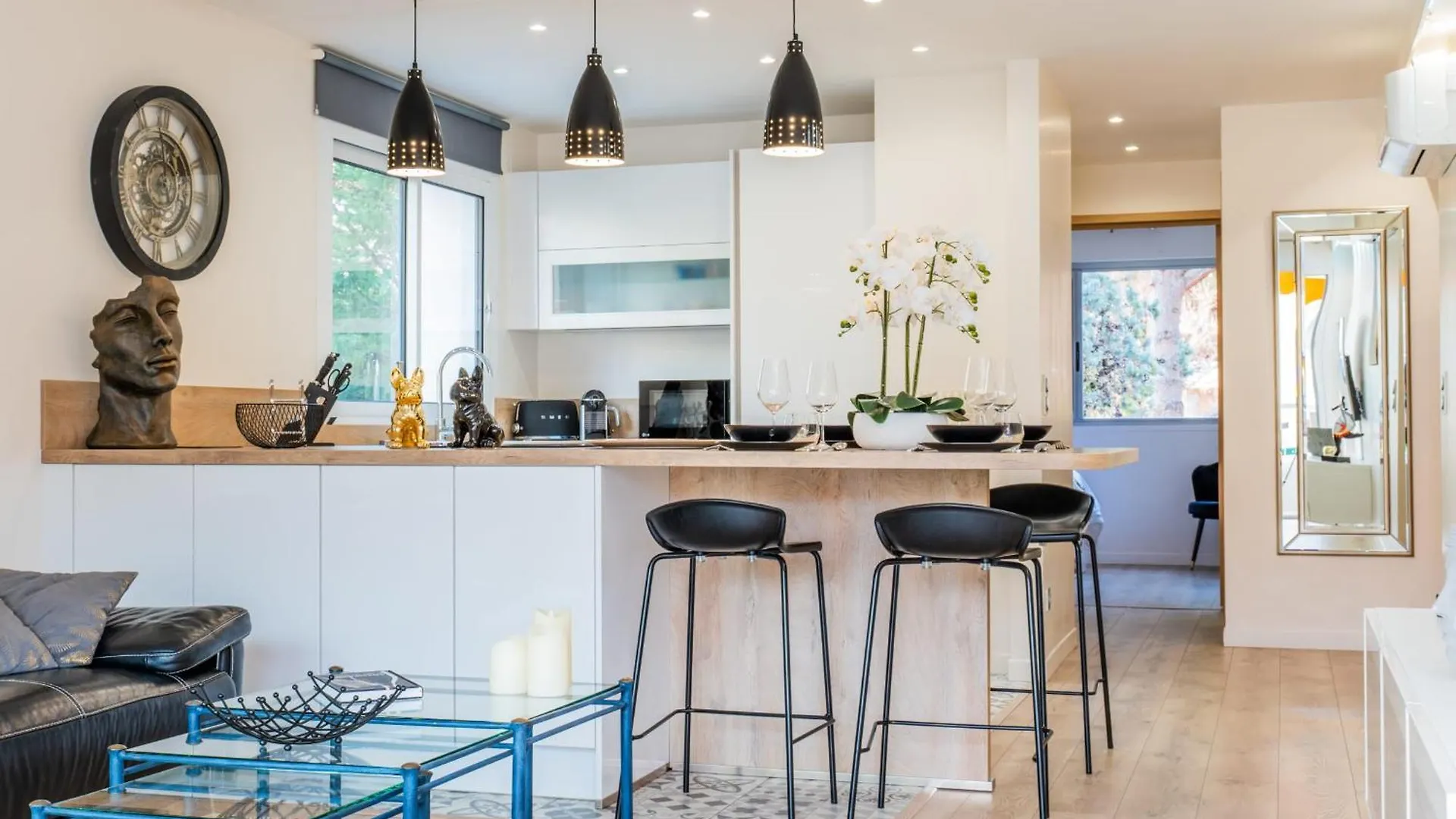 2-Room Apartment With Terrace Close To The Center Cannes