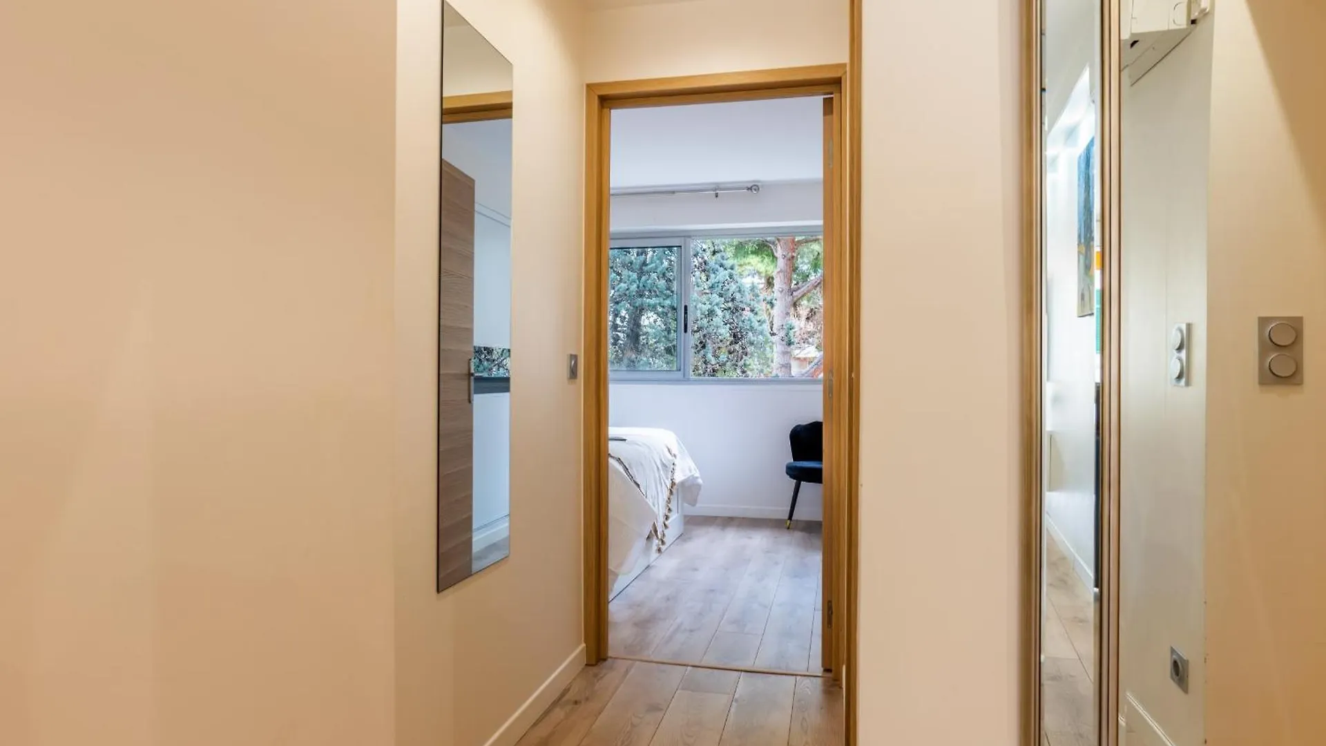 2-Room Apartment With Terrace Close To The Center Cannes