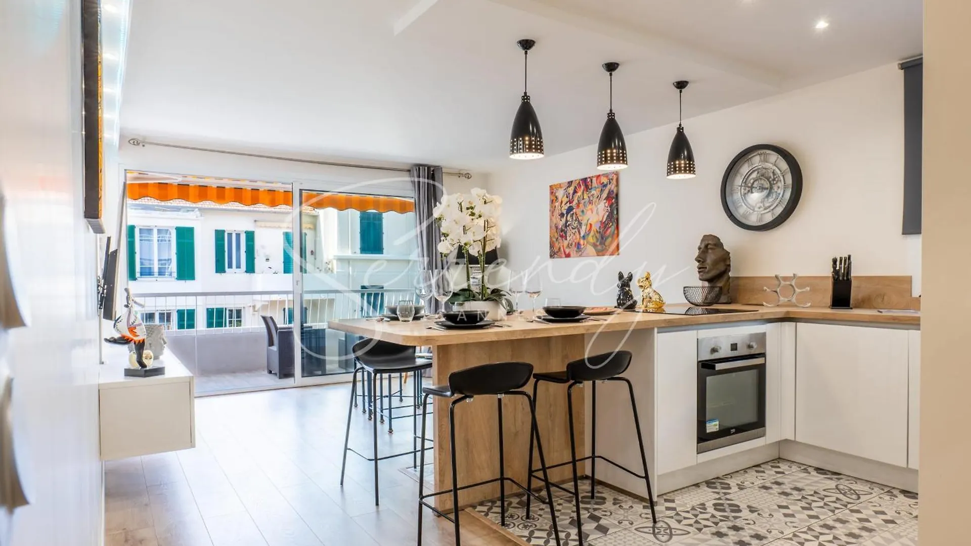 2-Room Apartment With Terrace Close To The Center Cannes